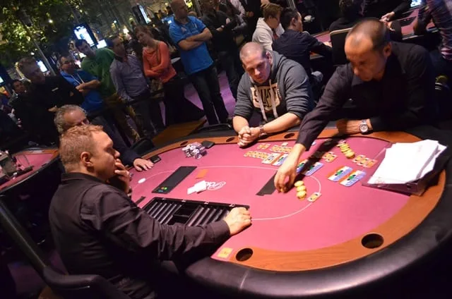 De poet wordt vast verdeeld | 2014/10 - Breda Poker Series - 700 eu Main Event 